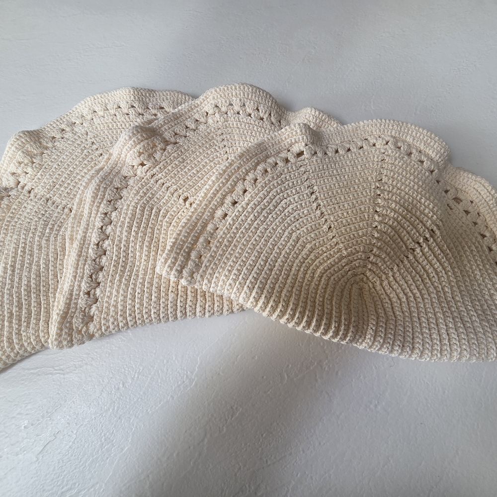 Handmade Oval Crochet Cream Placemats/Craft Resource (3)